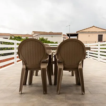 Terraced Tritone With Sea View, Parking, Wi-fi, And Ac For 4 Willa