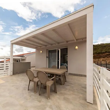 Terraced Tritone With Sea View, Parking, Wi-fi, And Ac For 4 * San Pasquale